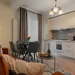 Апартаменти Charm By Unirii Square Бухарест