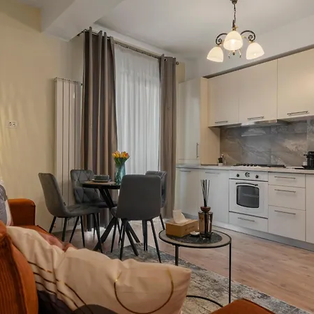 Apartment Charm By Unirii Square Bucharest